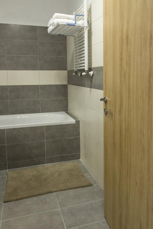 Studio R By Mrg Apartments بوخارست المظهر الخارجي الصورة